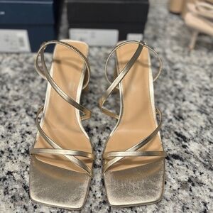 H&M Gold Strappy Sandals NWOT size EURO 40/US 9 3" heel.